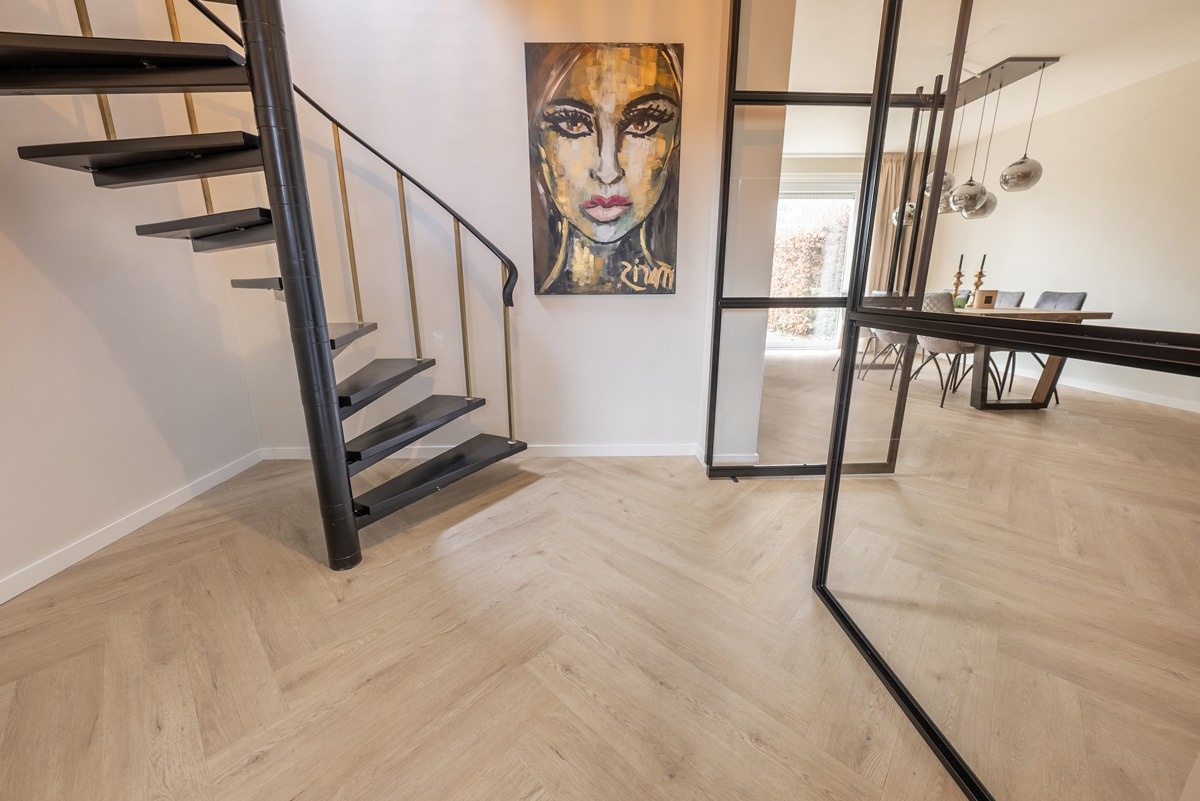 Floer Walvisgraat Gaia Grijsbeige FLR-3915 Click PVC