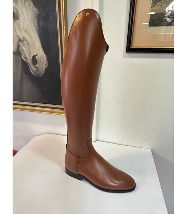 Petrie Dressage Boots 25% Discount D711-8.5Petrie Sublime Dressage in  cognac calf and Knee protector  UK 8.5 49-35.5-33.5