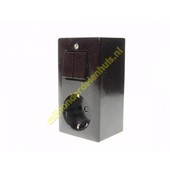 Wandcontactdoos  met randaarde en serie schakelaar opbouw Bruin