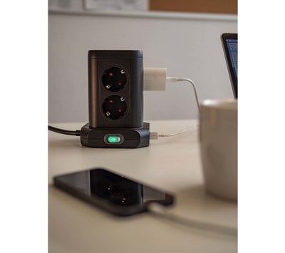 Brennenstuhl staande tafelcontactdoos 8-voudig met schakelaar  en 4x USB 1153560000