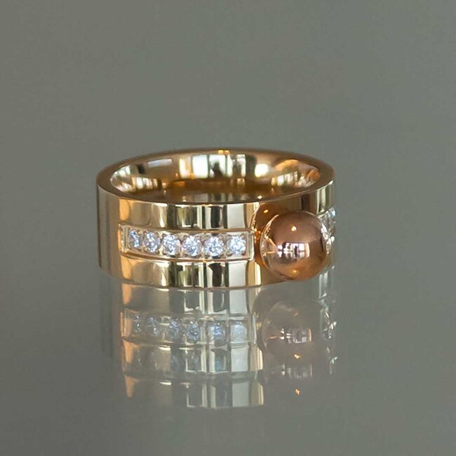 MelanO Zetting Twisted ball