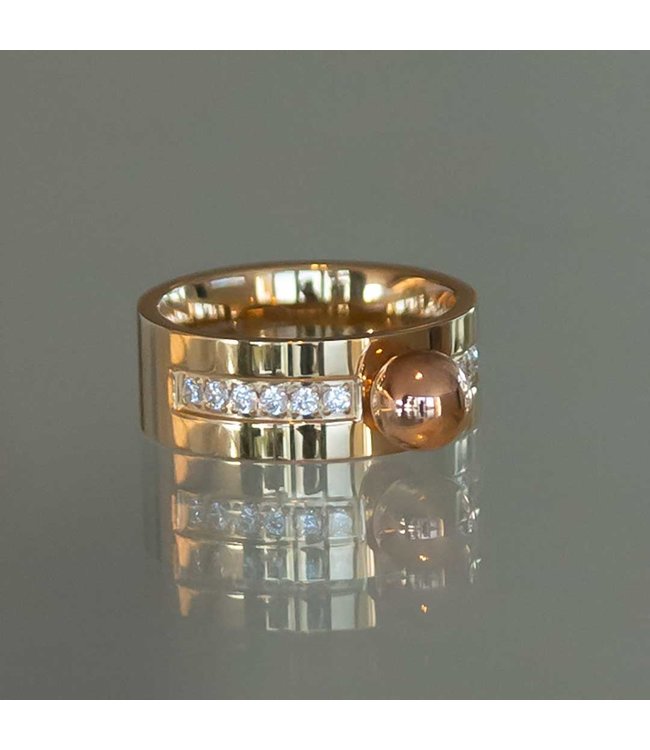 MelanO Zetting Twisted ball