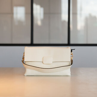 Carol J Handtas Arietta Panna