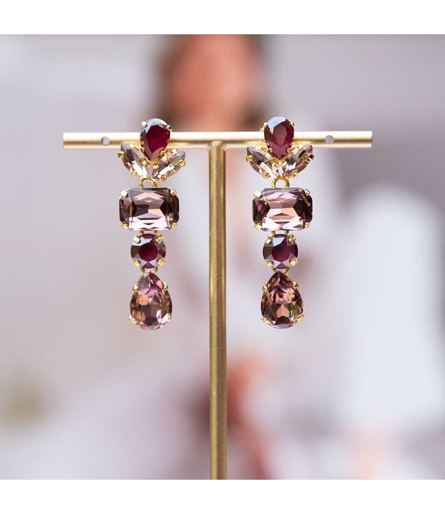 Paviè Oorring Beatrice Bordeaux – statement oorbel met mauve accenten