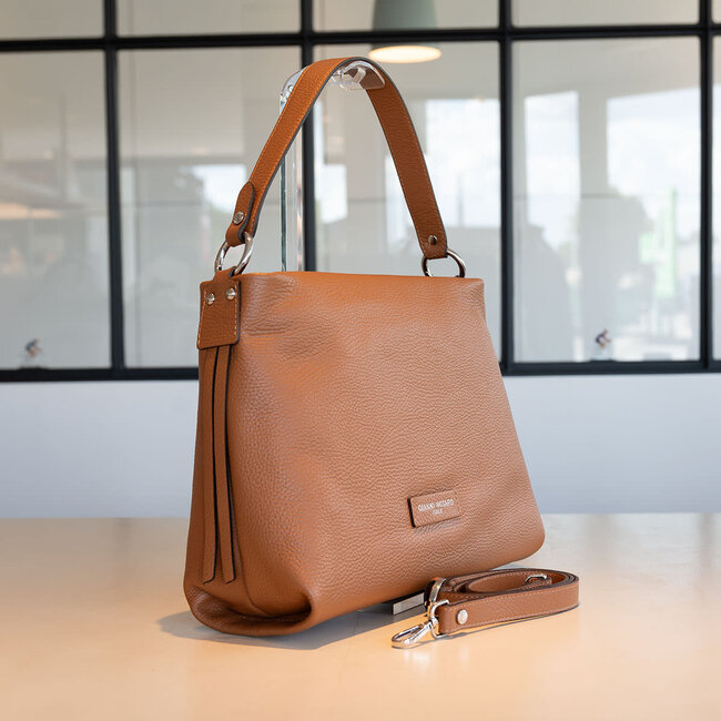 Carol J Handtas Giulia Cognac