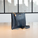 Carol J Handtas Amira Blauw