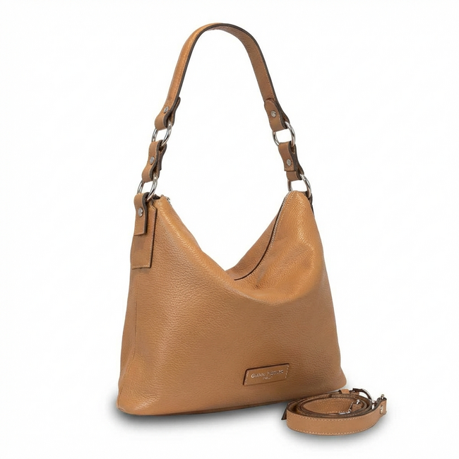 Carol J Handtas Giada Tan