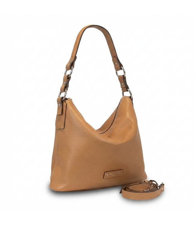 Carol J Handtas Giada Tan