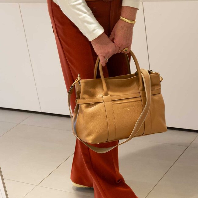 Carol J Handtas Donya Tan