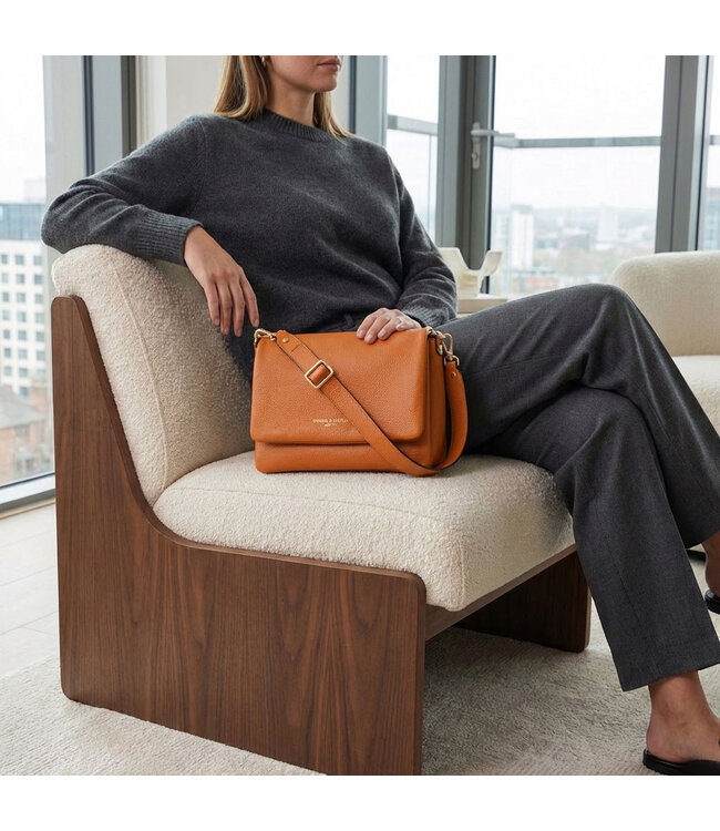 Carol J Handtas Lidia Mare