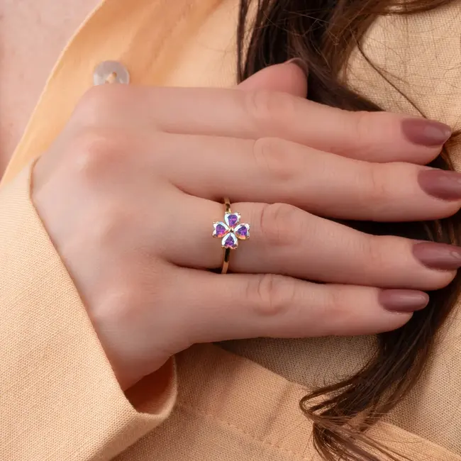 MelanO Twisted Heart Clover Lavender