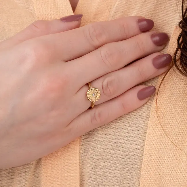 MelanO Twisted Daisy Crystal