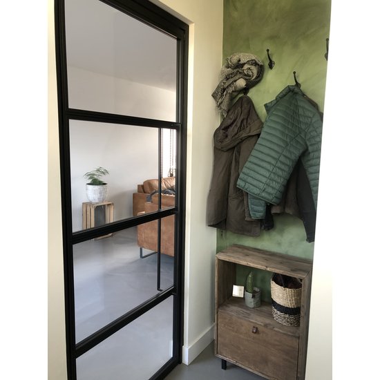 Porte battante en acier