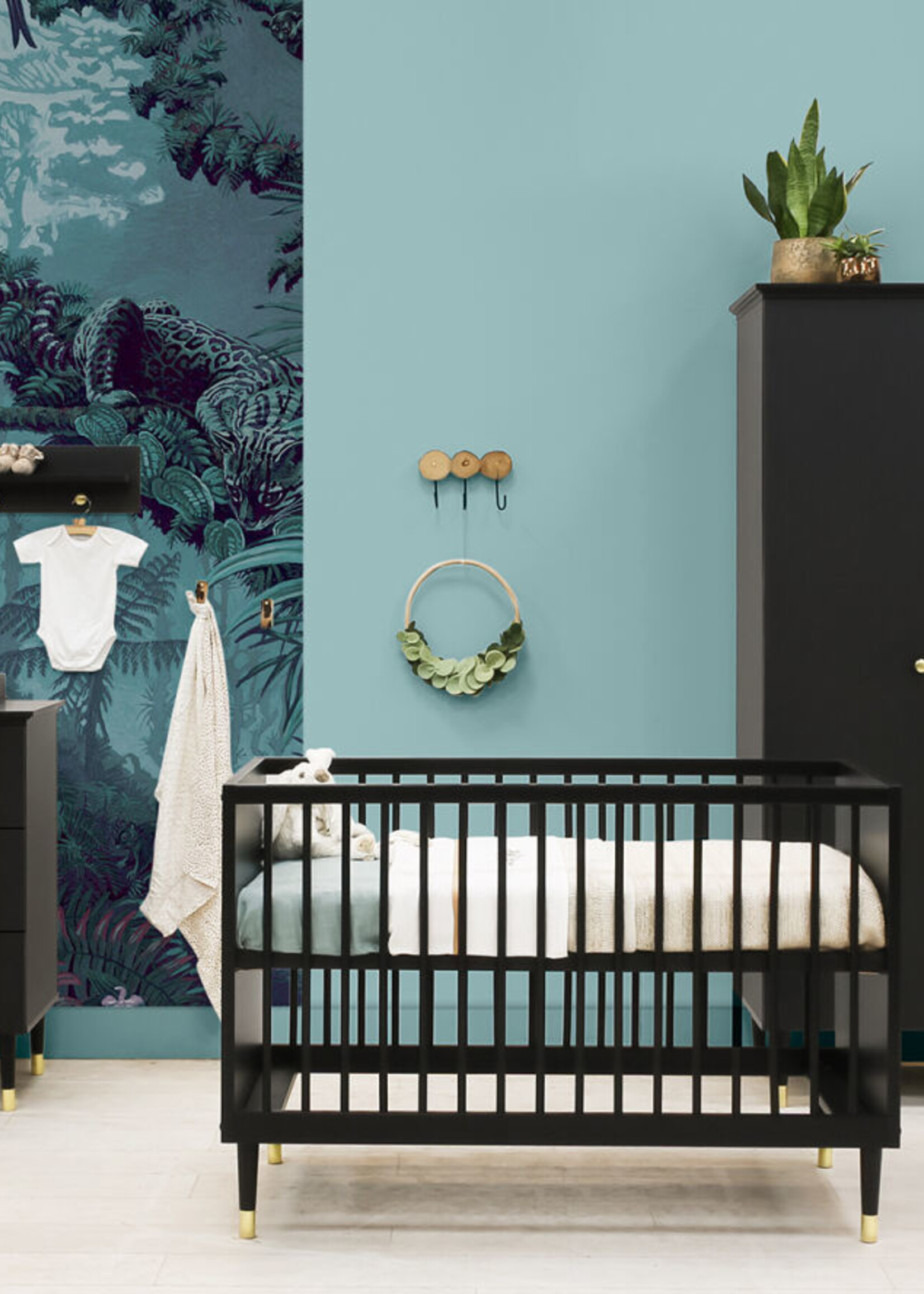 BOPITA 3 door wardrobe Cloë black