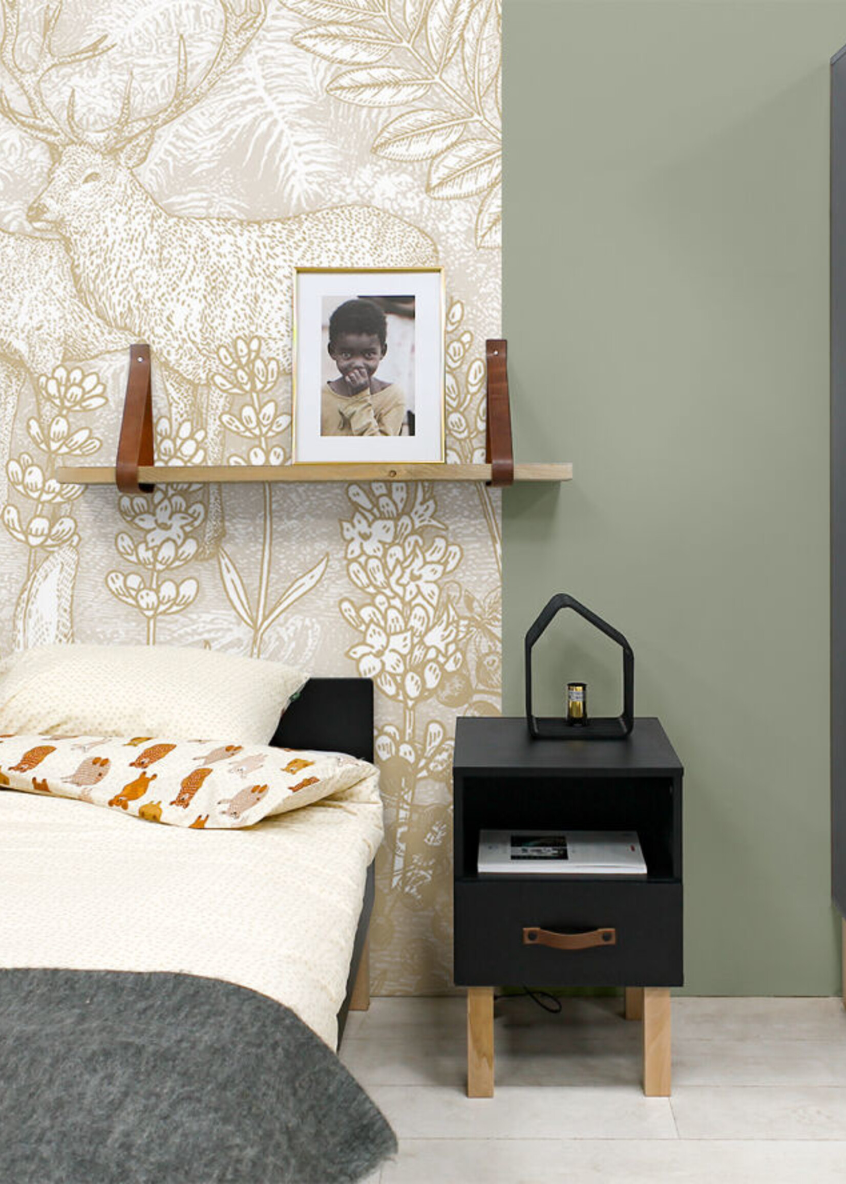 BOPITA Night table Floris black / natural