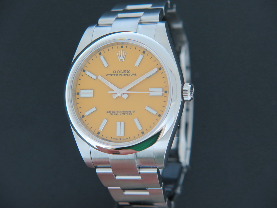 Rolex 124300 yellow Clearance