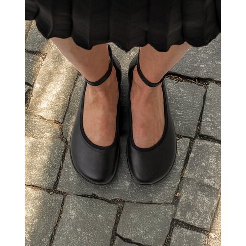 Be Lenka Florence All Black