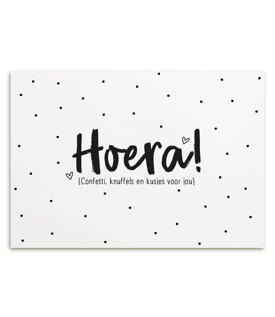 Kaart met tekst 'Hoera confetti, knuffels en kusjes voor jou' Kaart met tekst 'Hoera confetti, knuffels en kusjes voor jou'