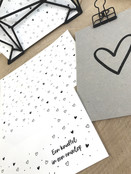 Bedrukte envelop hartjes patroon 'Een knuffel in een envelop' Bedrukte envelop hartjes patroon 'Een knuffel in een envelop'