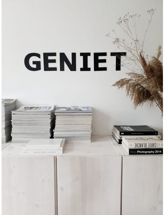 GENIET letters wit