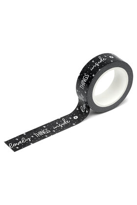 Masking tape zwart met witte tekst Lovely things inside