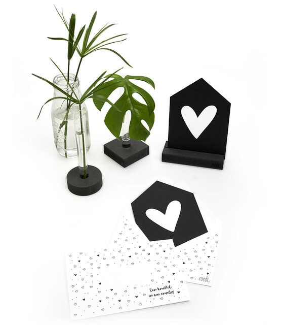 Zwarte kaart hartje droom met bedrukte envelop