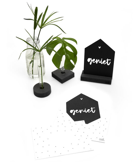 Zwarte kaart huisje Geniet met bedrukte envelop
