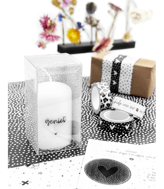 Cadeau: mini kaars 'Geniet' in cadeauverpakking Cadeau: mini kaars 'Geniet' in cadeauverpakking