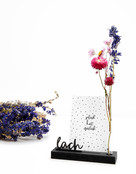 Kaarthouder met vaasje en tekst Lach