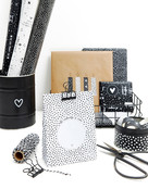 Cadeauzakje zwart wit patroon 'Dit cadeautje is voor...' - met bodem Cadeauzakje zwart wit patroon 'Dit cadeautje is voor...' - met bodem