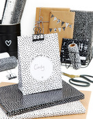 Cadeauzakje zwart wit patroon 'Dit cadeautje is voor...' - met bodem Cadeauzakje zwart wit patroon 'Dit cadeautje is voor...' - met bodem