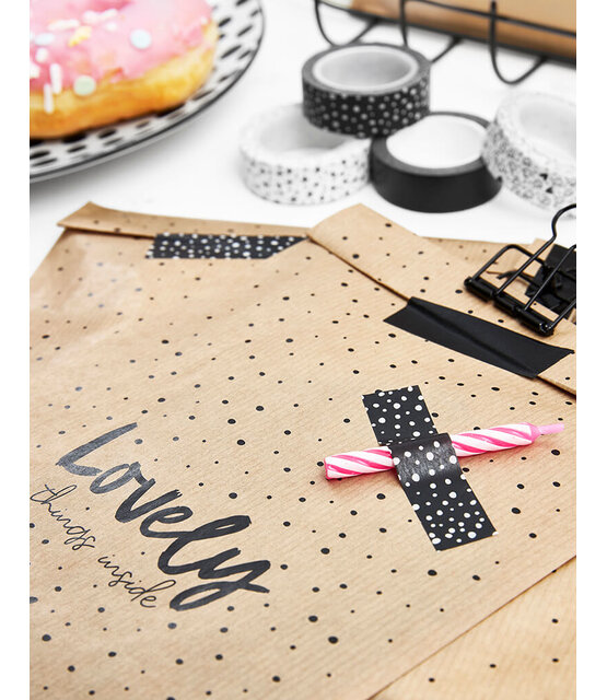 Cadeauzakjes set van 4 met verschillende prints 15x22 cm Cadeauzakjes set van 4 met verschillende prints 15x22 cm