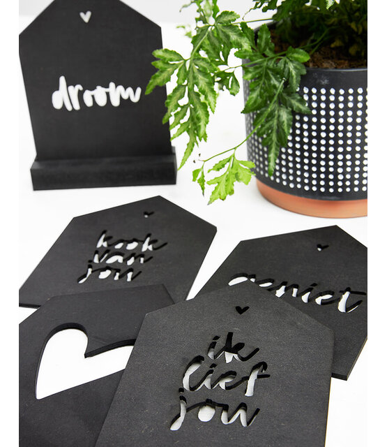 Zwarte houten kaart huisje met standaard - Kook van jou Zwarte houten kaart huisje met standaard - Kook van jou