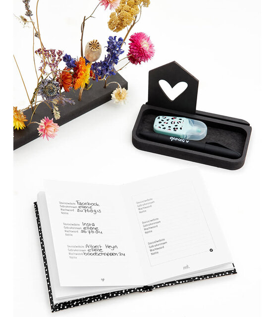 Wachtwoorden boekje zwart wit dots | A6 formaat