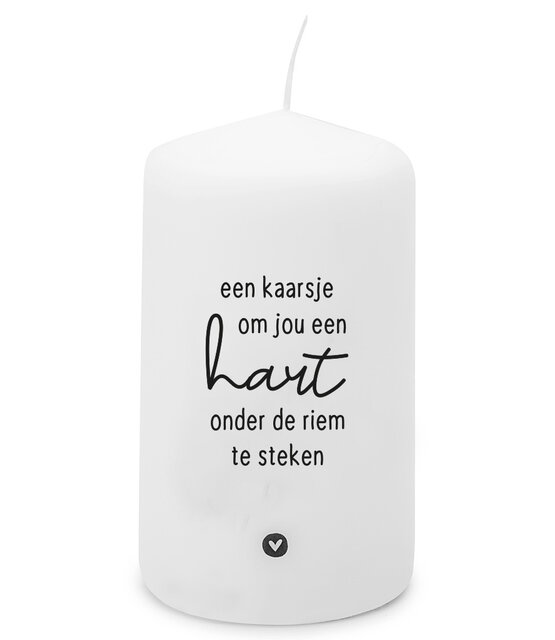 Kaars met tekst 'Een kaarsje om jou een hart onder de riem te steken' Kaars met tekst 'Een kaarsje om jou een hart onder de riem te steken'