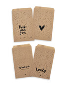 Cadeauzakjes set van 4 met verschillende prints 15x22 cm Cadeauzakjes set van 4 met verschillende prints 15x22 cm