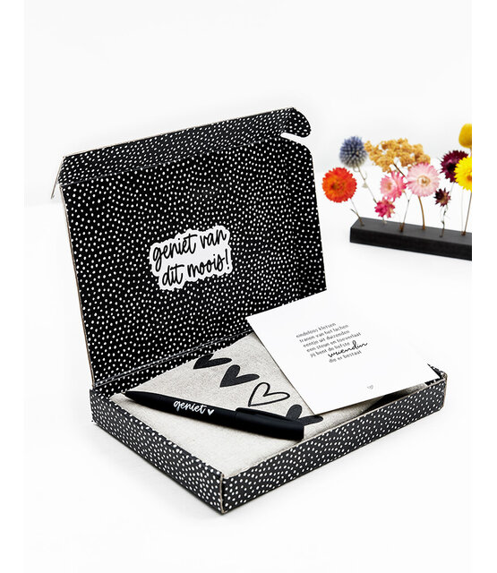 Cadeaupakket brievenbus 'Cadeautje voor de leukste!' - vriendin Cadeaupakket brievenbus 'Cadeautje voor de leukste!' - vriendin