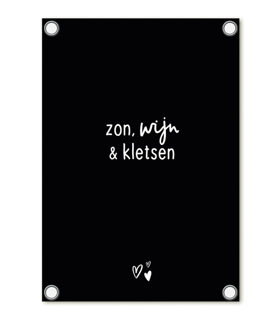 Tuinposter zwart met tekst -  Zon, wijn & kletsen | 60x80cm Tuinposter zwart met tekst -  Zon, wijn & kletsen | 60x80cm