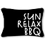 Zoedt Buitenkussen 60x40 zwart met tekst Sun Relax BBQ – waterafstotend tuinkussen