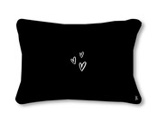 Buitenkussen 50x30 zwart met tekst Geluk zit in het zonnetje– waterafstotend tuinkussen