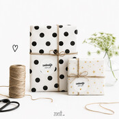 Rol cadeaupapier wit met zwarte polkadots 50x300cm