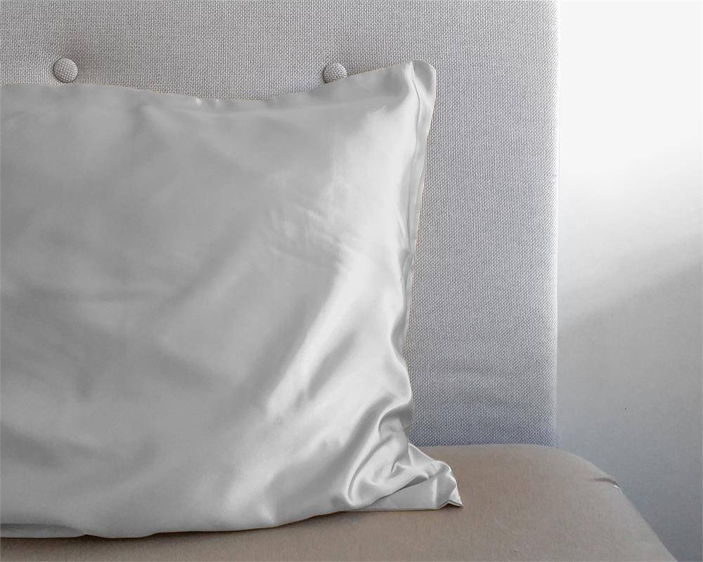 Sleeptime Kussensloop Beauty Skin Care Zilver sleeptime kopen in de aanbieding Sleeptime Kussensloop Beauty Skin Care Zilver sleeptime kopen in de aanbieding