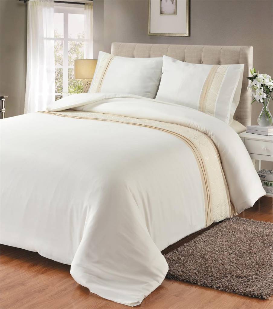 Fancy Embroidery Lorenzo Cream fancy embroidery kopen in de aanbieding