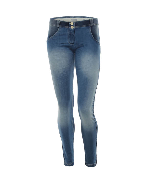 WR.UP® WR.UP® IN DARK DENIM WITH WHITE WHISKERING AND CRINKLE EFFECT