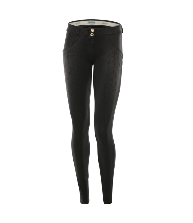 WR.UP® GARMENT-DYED WR.UP® WITH REGULAR RISE AND RAIN EFFECT DETAILS