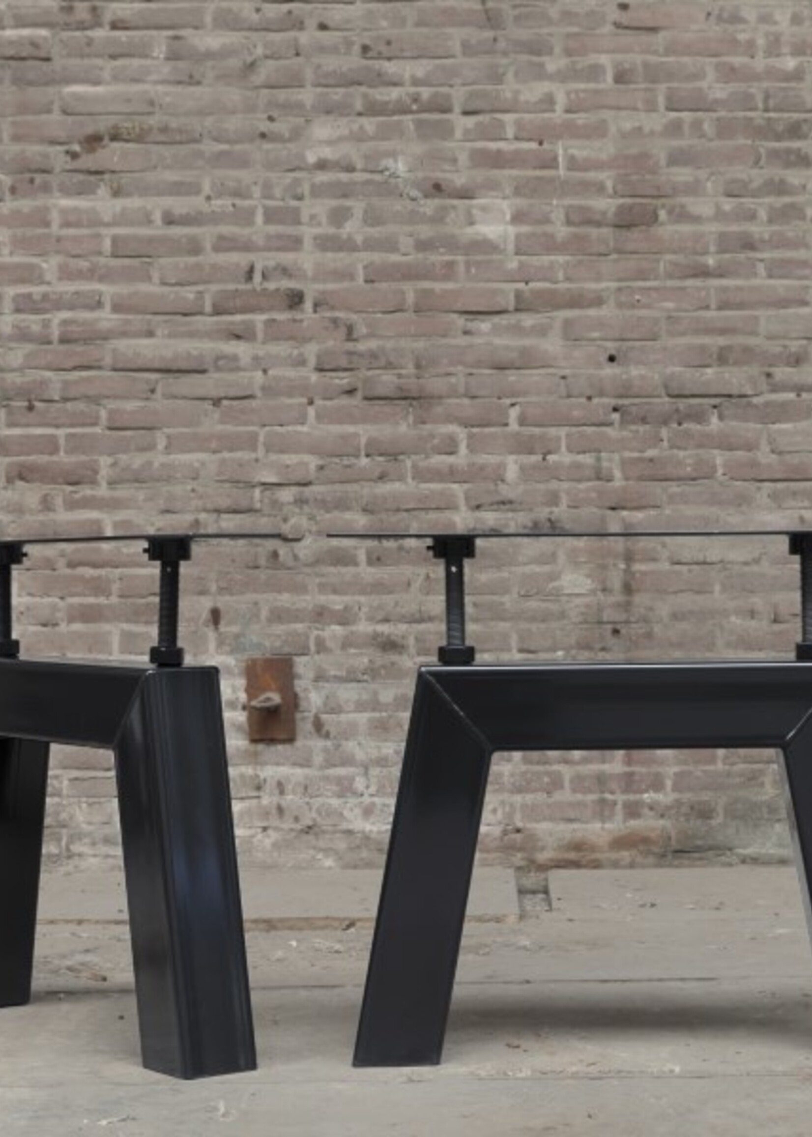 Nordstahl Bridge leg