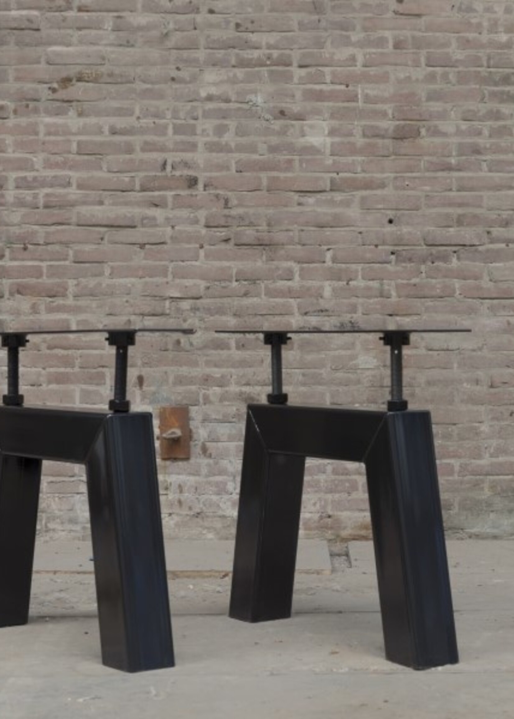 Nordstahl Bridge leg