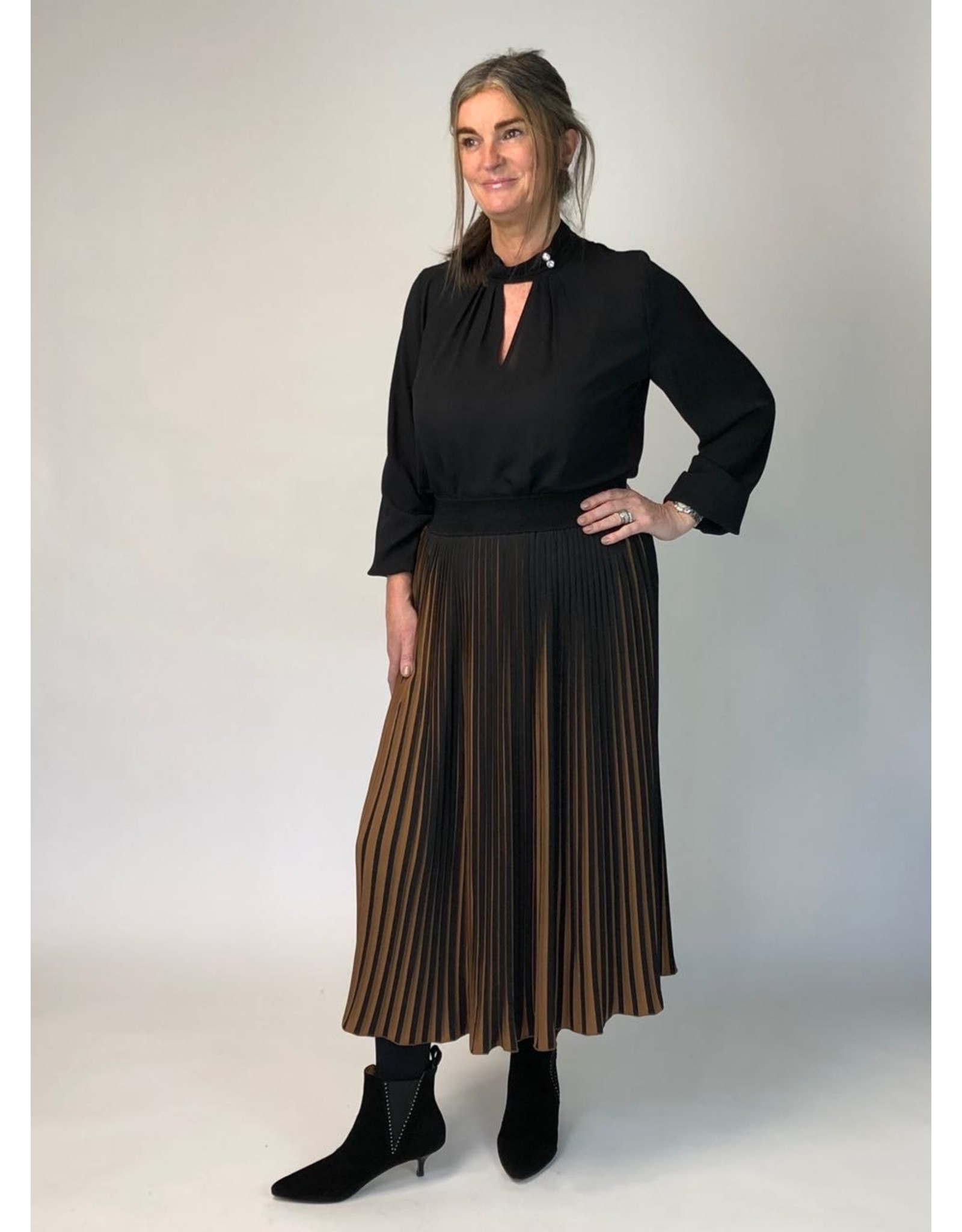 Peruzzi Mid Length Plisee Skirt