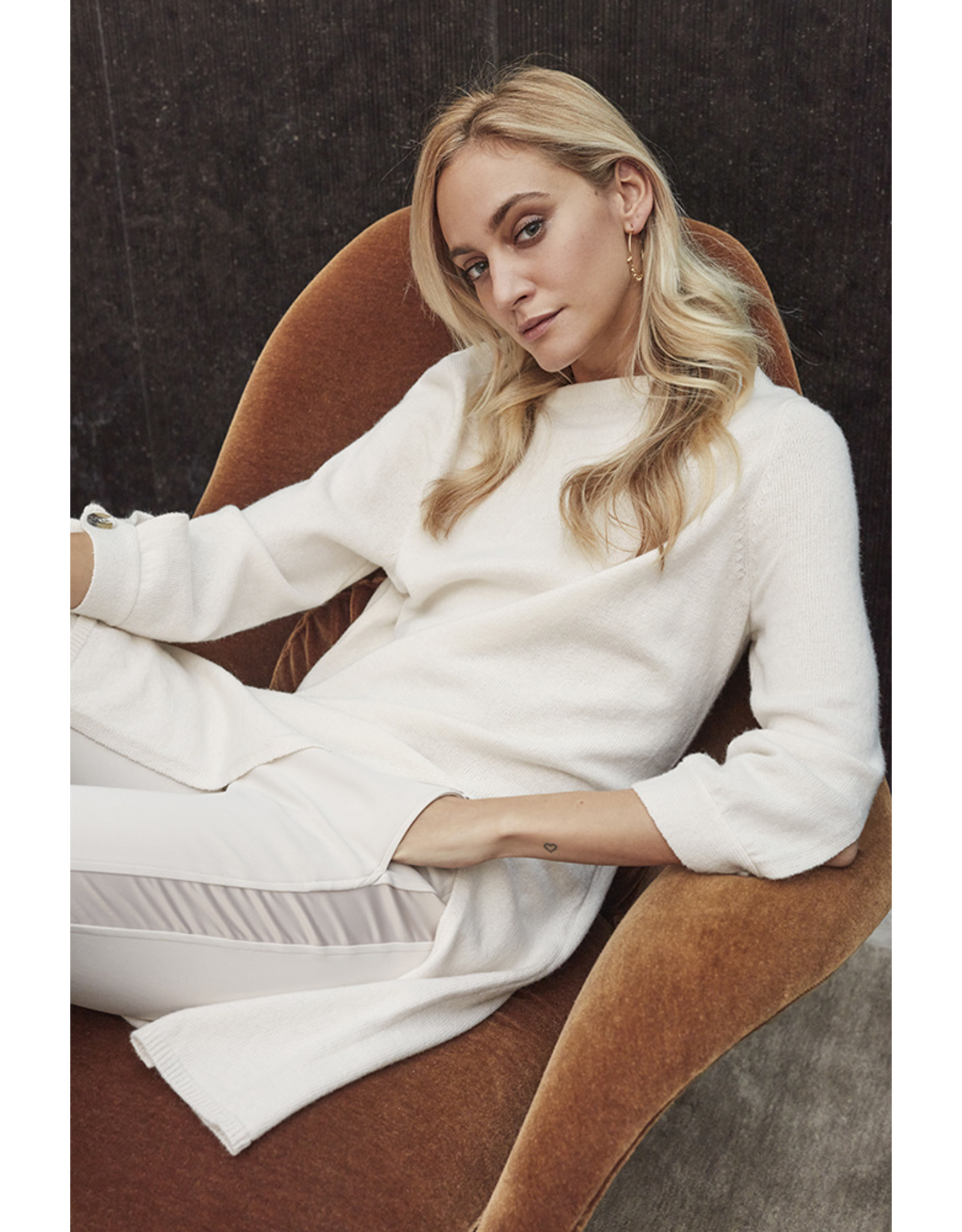 Gustav Huma long knit w. slit