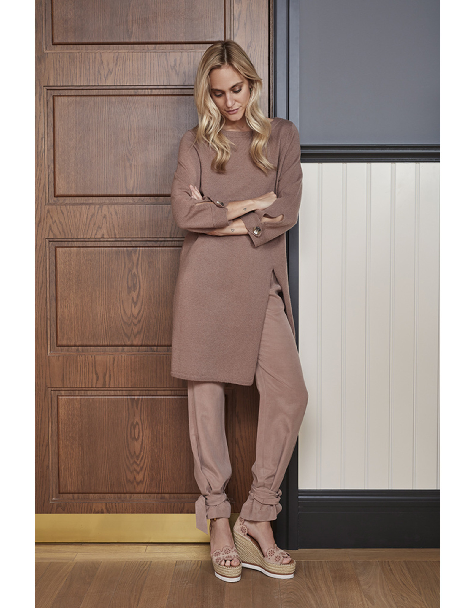 Gustav Huma long knit w. slit